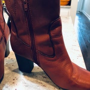 Clark ankle leather heeled boots